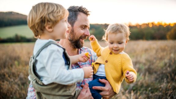 Far_holder_brn_article-card_576x324