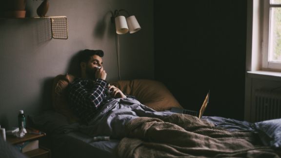 Mand_syg_i_sengen_article-card_576x324