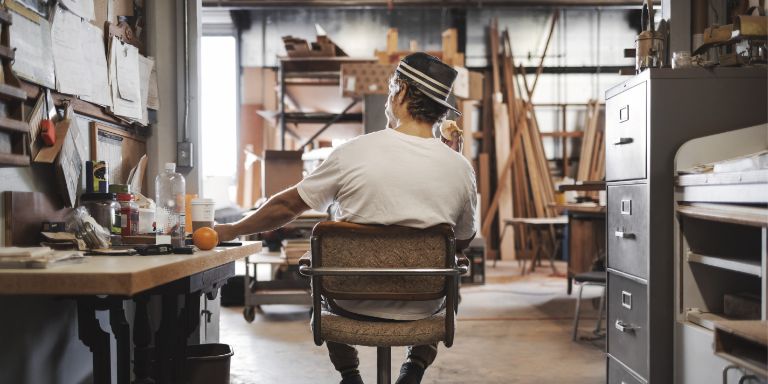 Mand_pause_paa_vaerksted_content-header_768x384