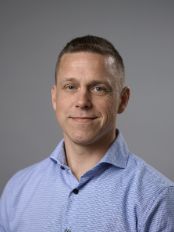 StefanMadsen_person-card_174x232