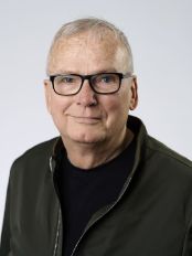 GeorgMoeller_person-card_174x232