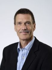 ClausHoeier_person-card_174x232