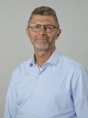 JesperHjortnaesWEB-personcard_174x232