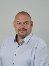 PeterHattens_person-card_174x232