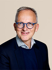 AndreasKruse_person-card_174x232