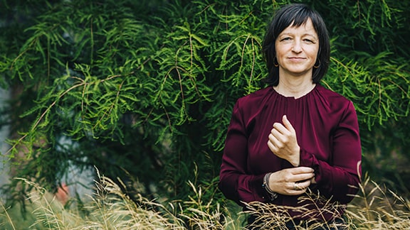 Birgitte_alstroem_staaende_article-card_576x324_gammelt_billede