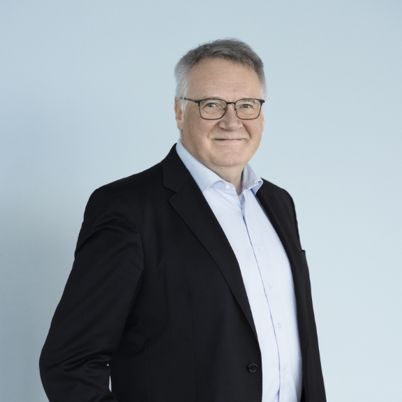 BjarneHenningJensen_person-card_576x576--1