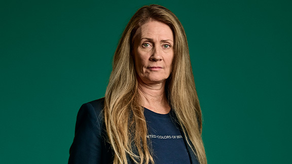 Janne_elsted_staaende_article-card_576x324_green