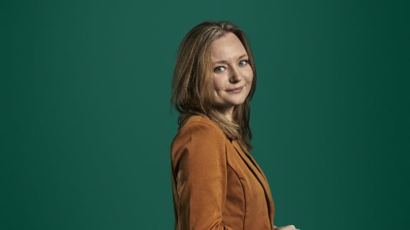 JulieOttesen_text-image-50_50_576x324