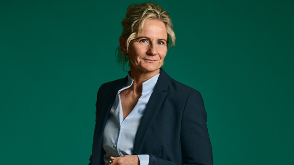 Lene_juul_staaende_article-card_576x324_green