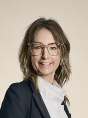 SaraSonneHansen_person-card_174x232