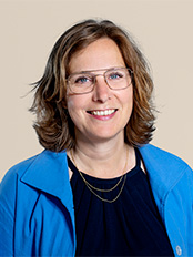 SineHalberg_person-card_174x232