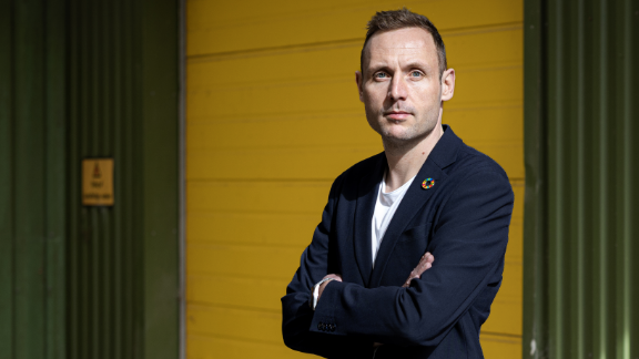 Peter-hjelm2-576x324