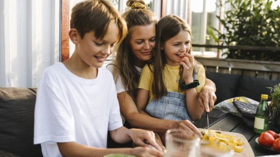 Familie_laver_mad_article-card_576x324