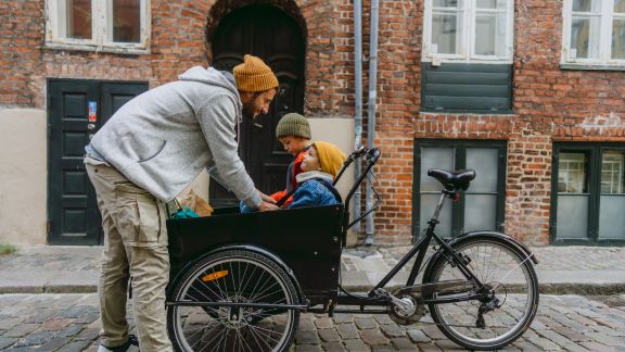 Far_snner_ladcykel_article-card_576x324