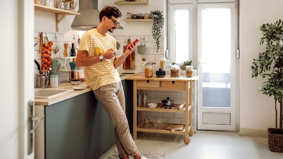 Mand_i_kkken_article-card_576x324