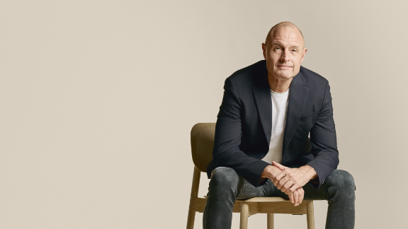 Michael-Uhrenholt-lys-baggrund_feautresingle_576x324