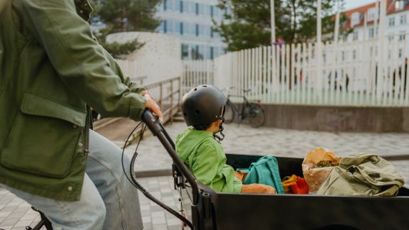 Cykler_med_barn_article-card_576x324