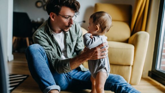 Far_holder_sn_p_gulv_article-card_576x324