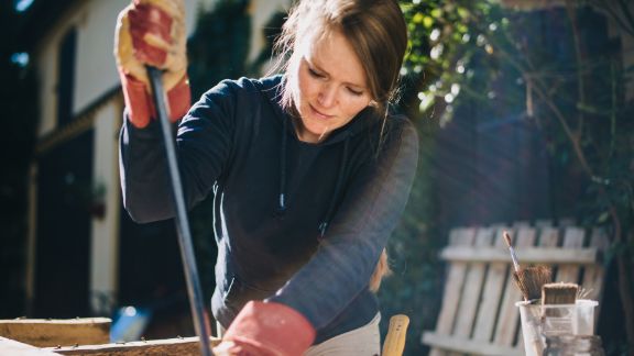 Kvinde_arbejder_med_kojern_article-card_576x324