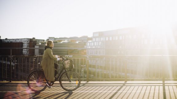 Kvinde_cykler_02_article-card_576x324