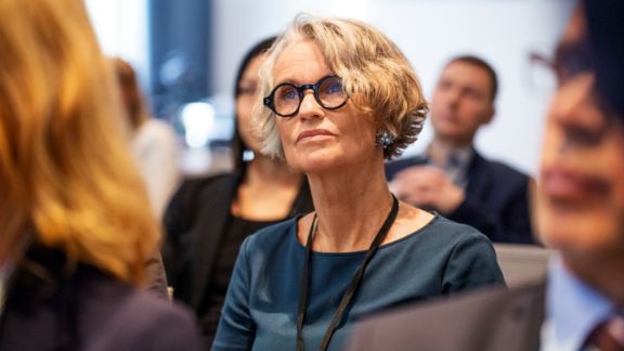 Kvinde_til_konference_feature_576x324